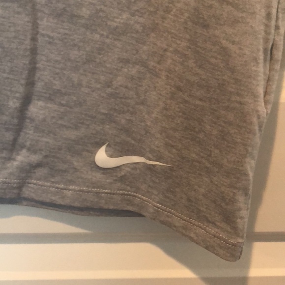 Nike T-shirt - Picture 4 of 5